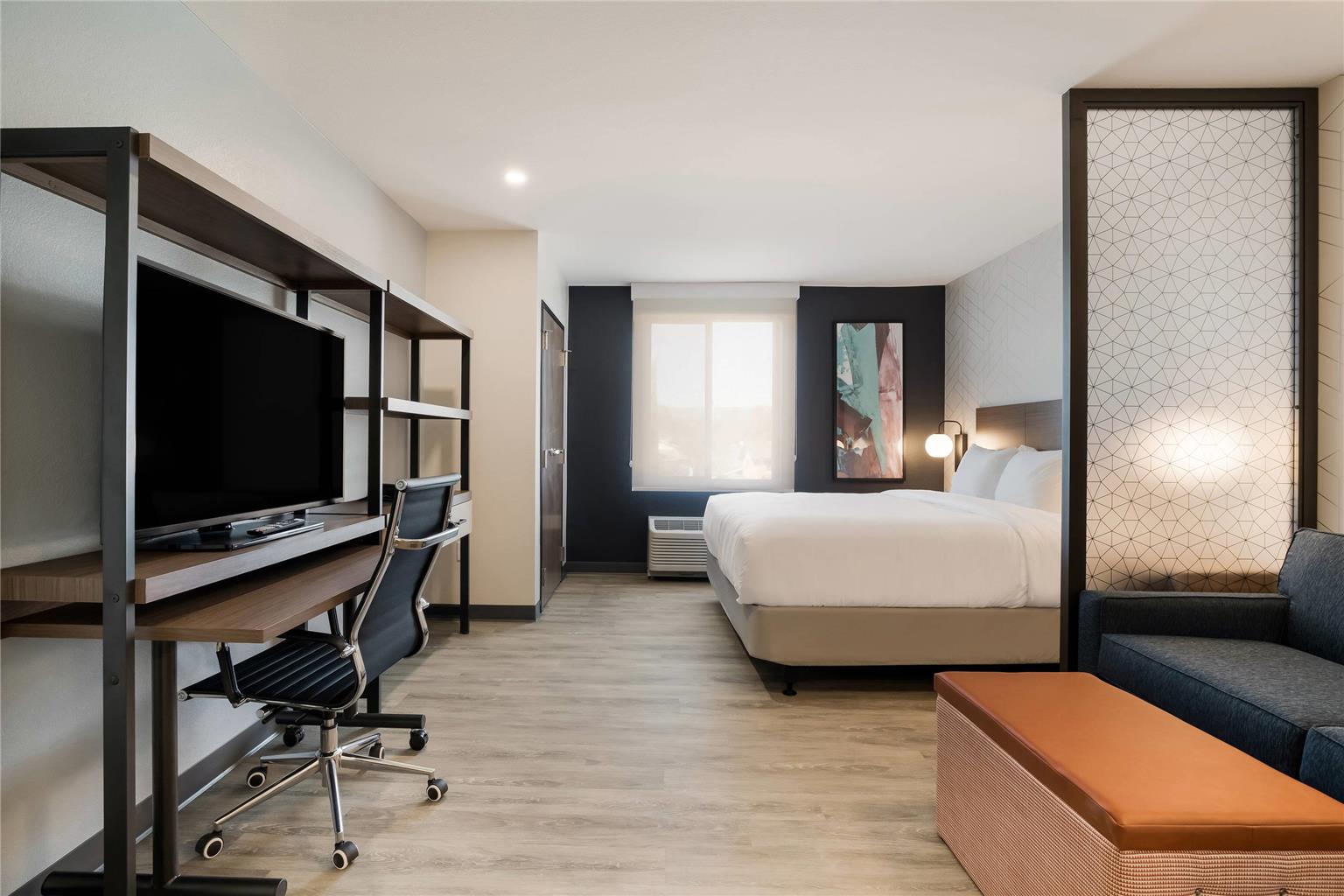 Everhome Suites Corona - photo 14