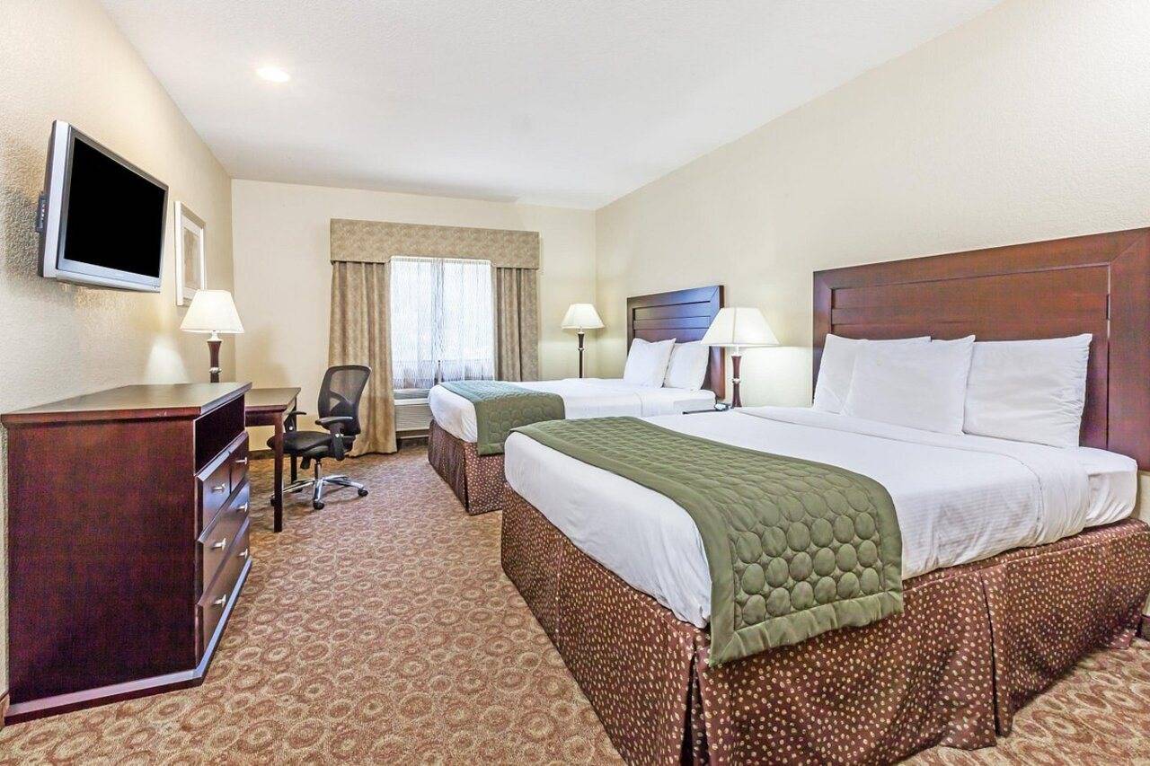 Grander Inn & Suites - photo 3