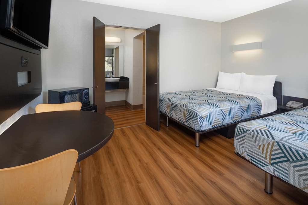 Motel 6 Santa Barbara CA State Street - photo 15