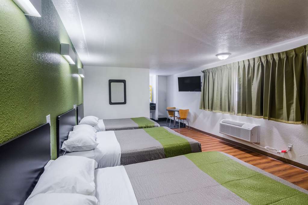 Motel 6 Childress TX - photo 7