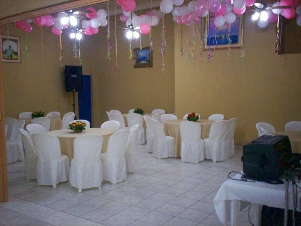 Hotel Suites Costa de Oro in La Libertad, Ecuador