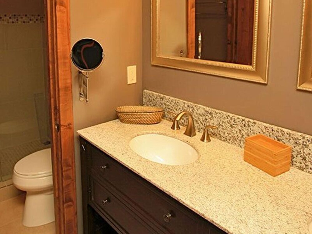 Torchlight Inn - photo 34