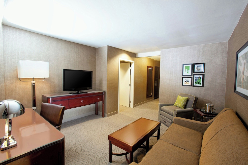 Sheraton Pittsburgh Airport Hotel - photo 14