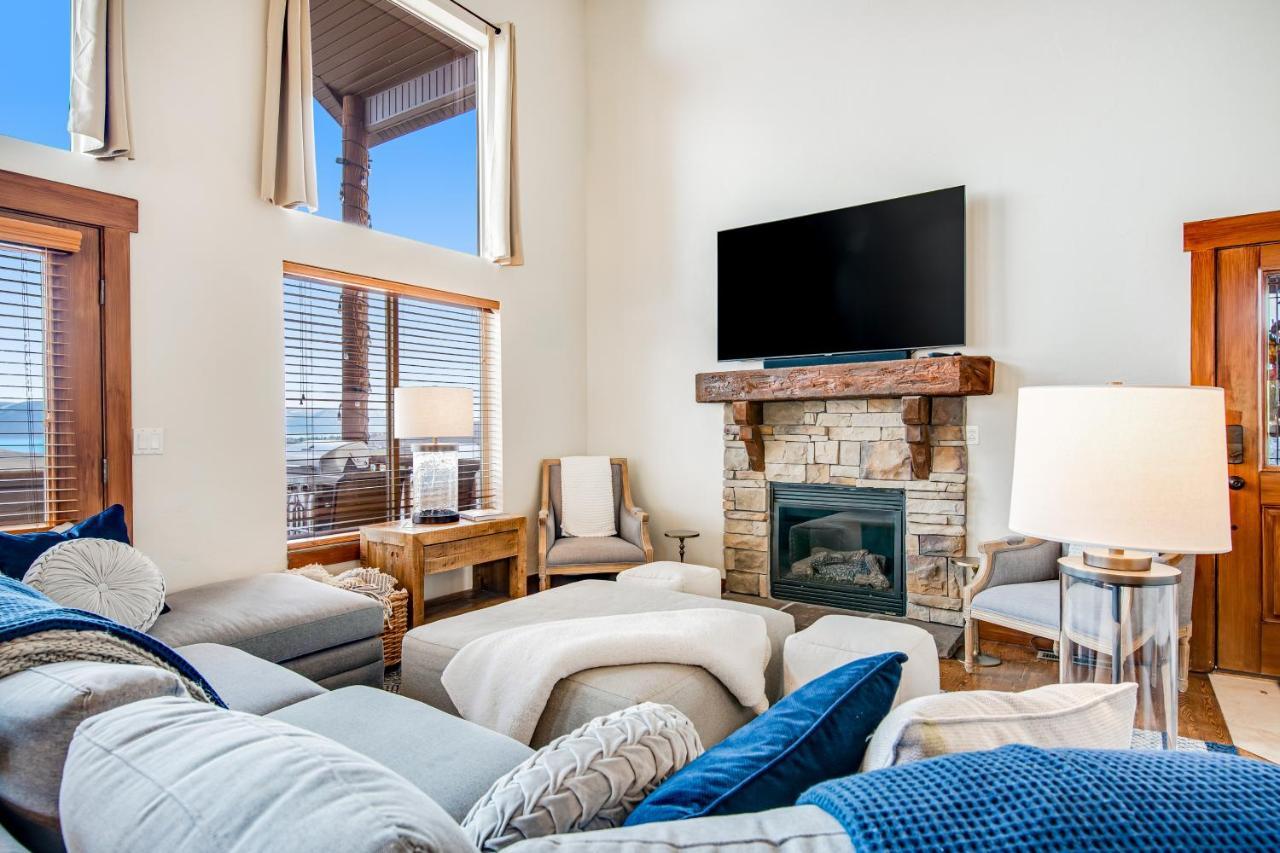 Peaceful Bear Lake Home — 4-Star Luxury Hotel in Garden City, United States