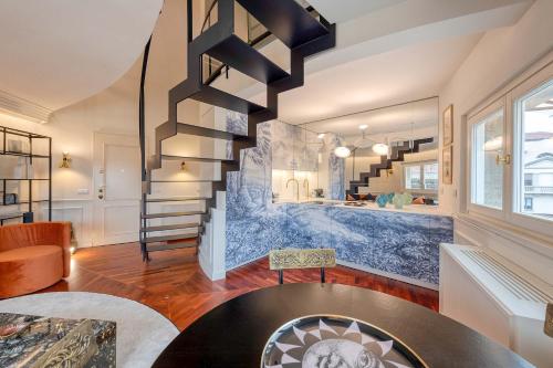 Stunning Cupola Apt Steps from San Babila & Duomo — 4-Star Luxury Hotel in Milan, Italy