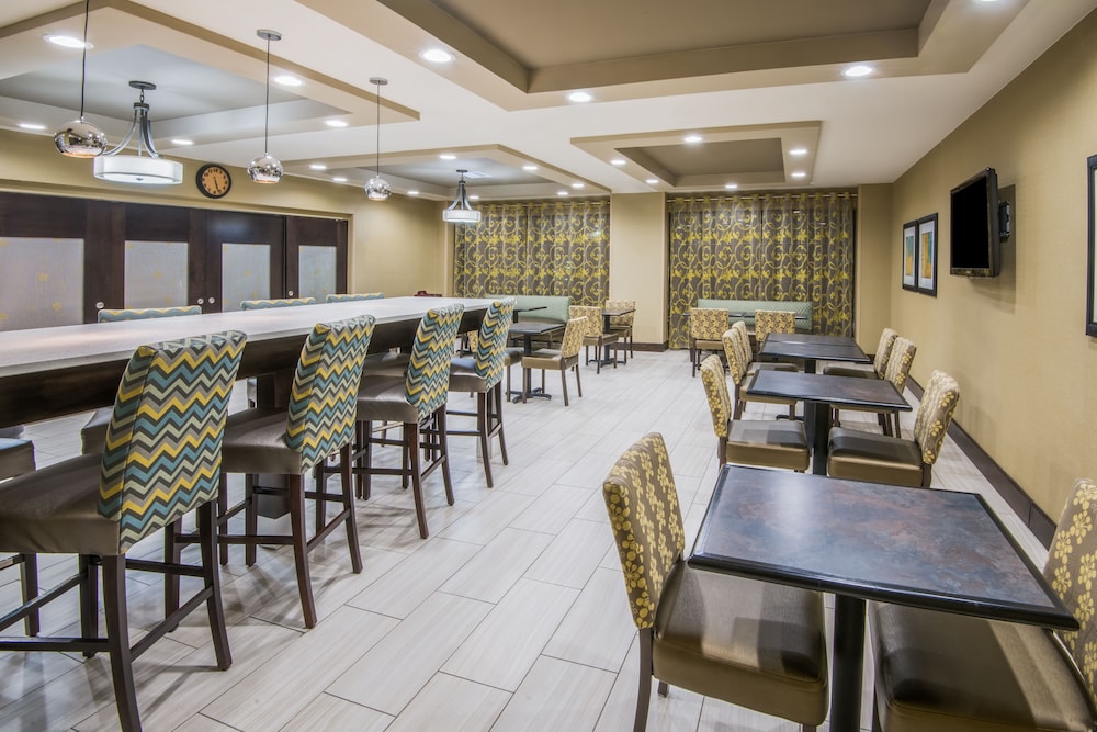 Holiday Inn Express & Suites Ashland by IHG - photo 27