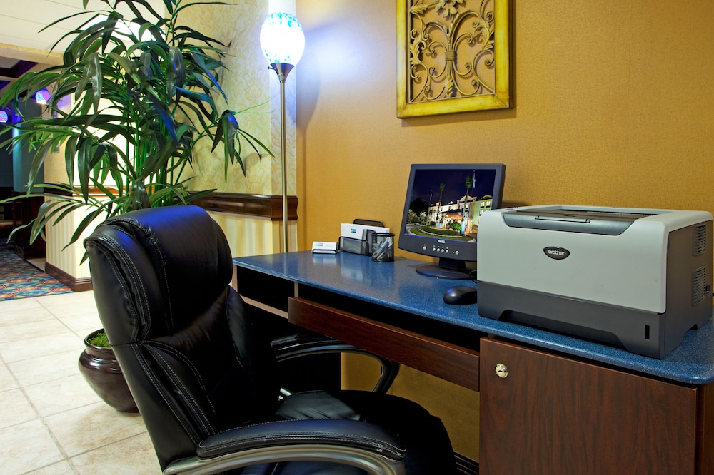 Holiday Inn Express Hotel & Suites Jacksonville South by IHG - photo 42