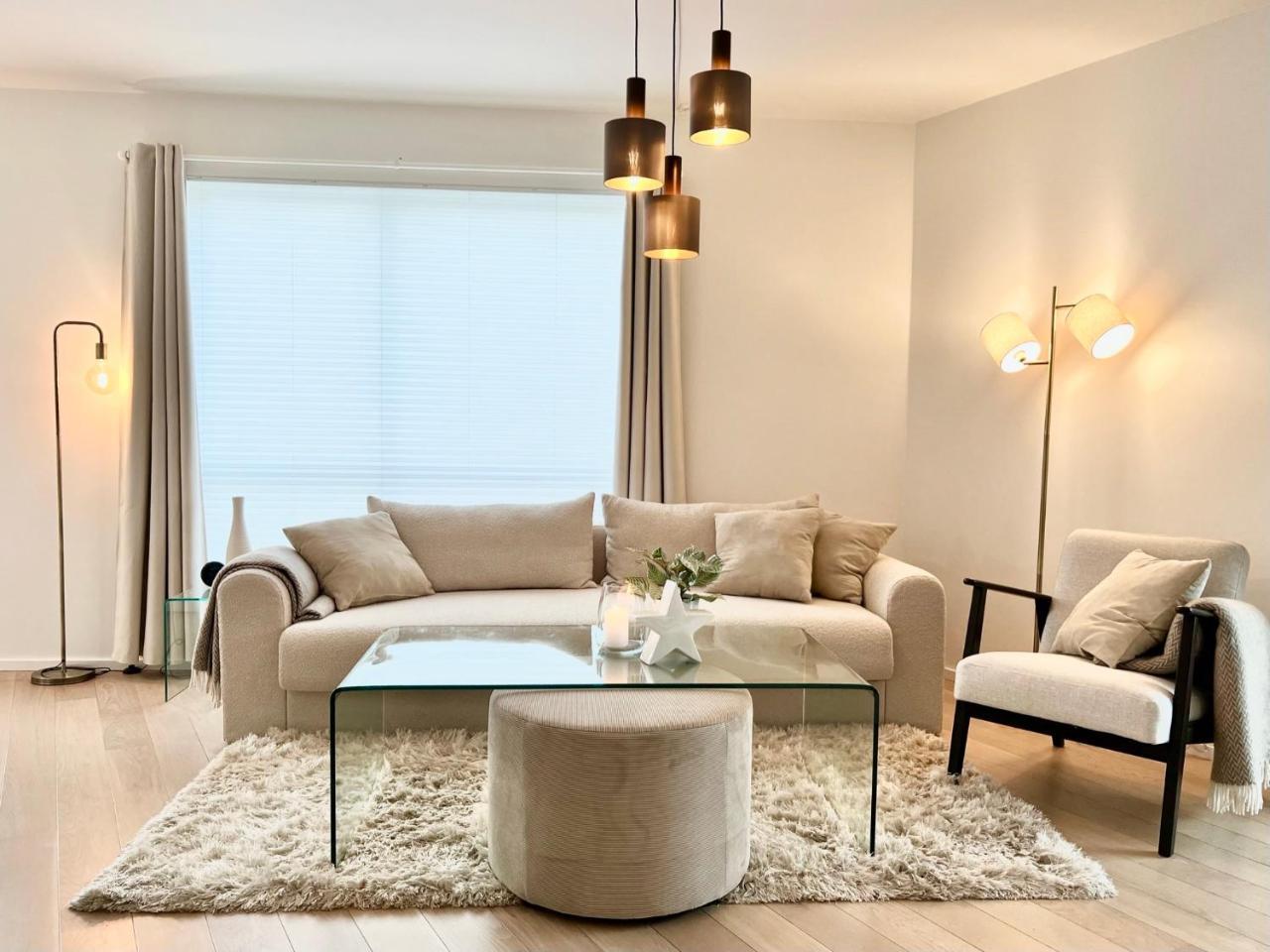 Stylish & Central by the Pier Cozy Balcony — hotel in Arendal