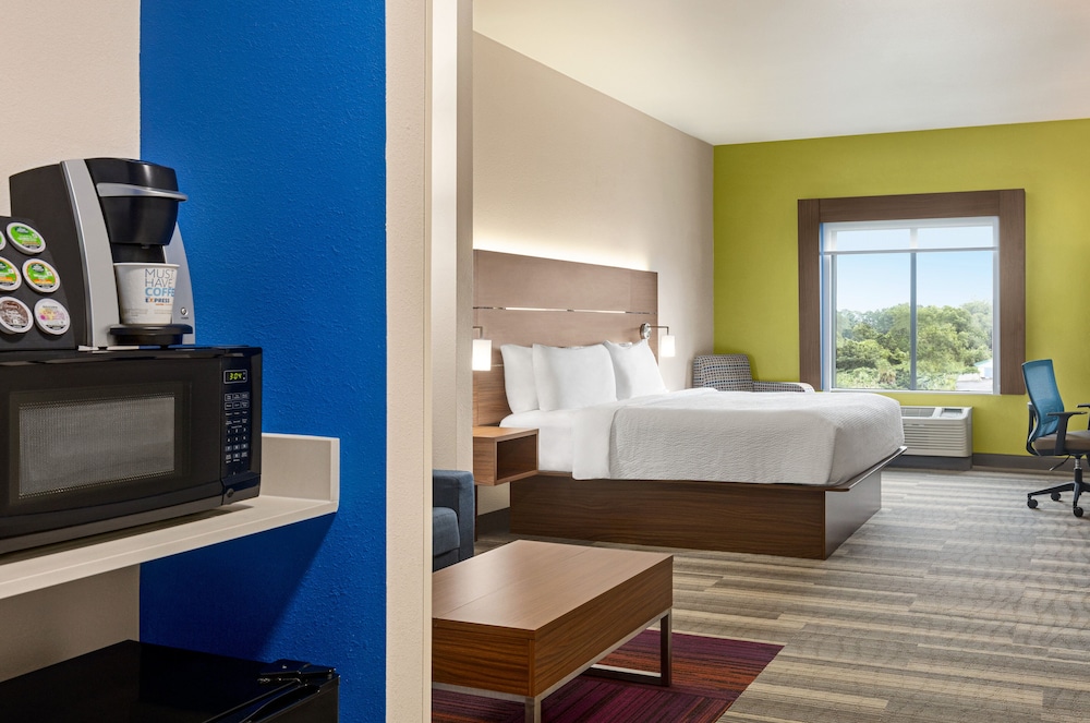 Holiday Inn Express Hotel & Suites Waycross by IHG - photo 14