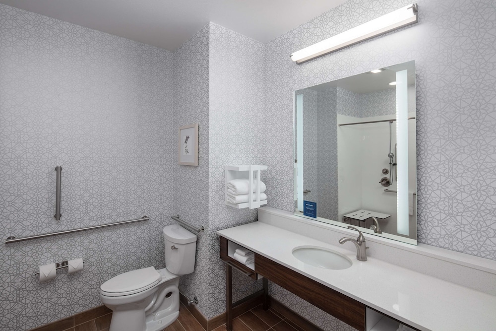 Hampton Inn by Hilton Green Bay Stadium - photo 21