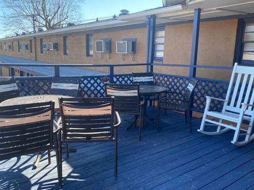 Andy Griffith Parkway Inn - photo 12