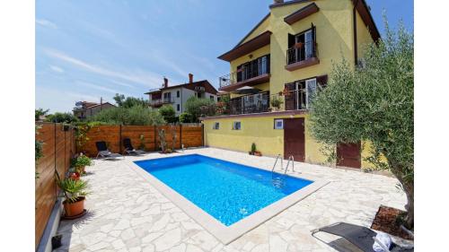 Holiday Home Vlady by Rent Istria — 4-Star Luxury Hotel in Buje, Croatia