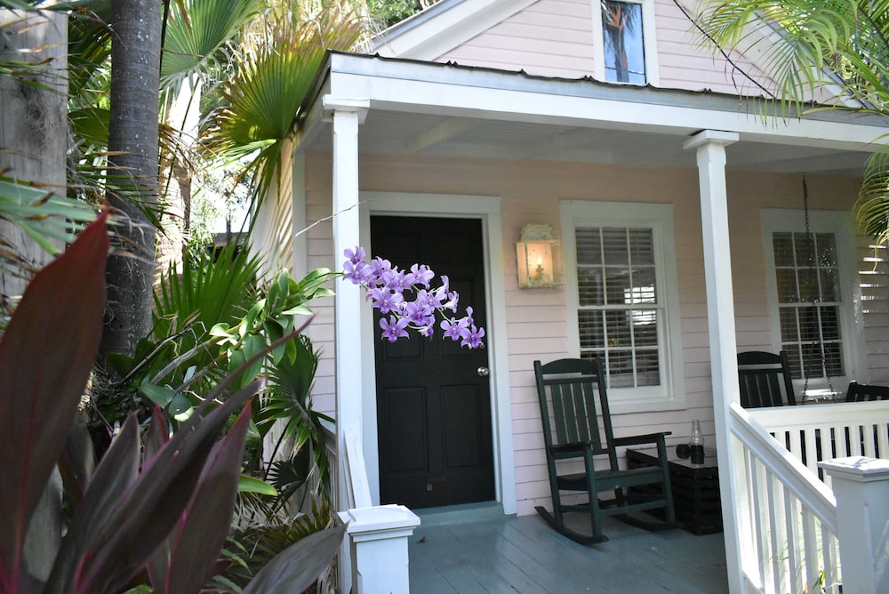 Simonton Court Historic Inn & Cottages - photo 246