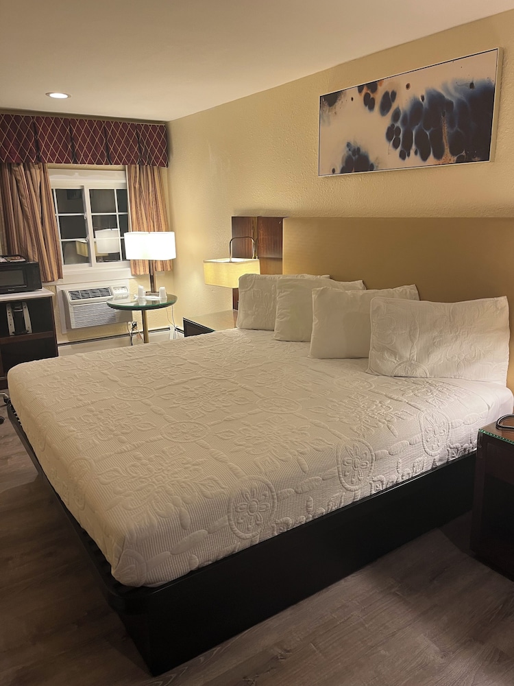 Anchorage Inn of Rochester - photo 8