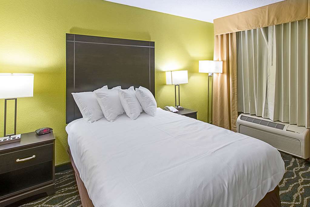 Clarion Inn Columbia Airport - photo 10