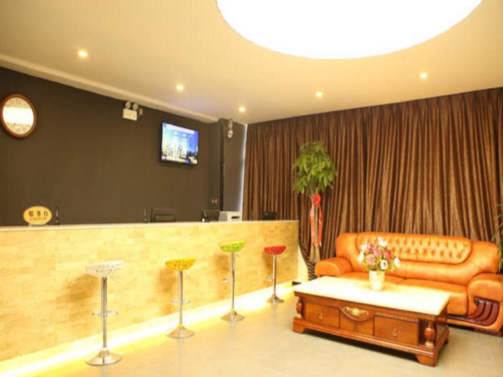 7 Days Premium Shihezi Youxie Plaza Jun Ken Museum — hotel in Shihezi