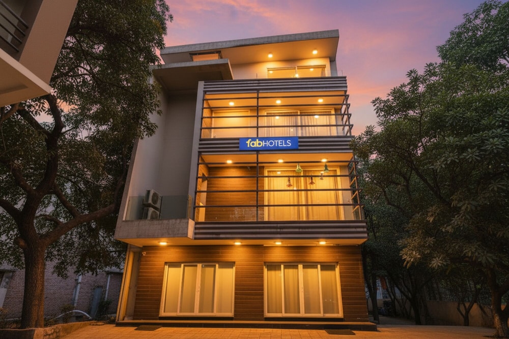 Fabhotel Micasa - last minute hotel in Gurgaon