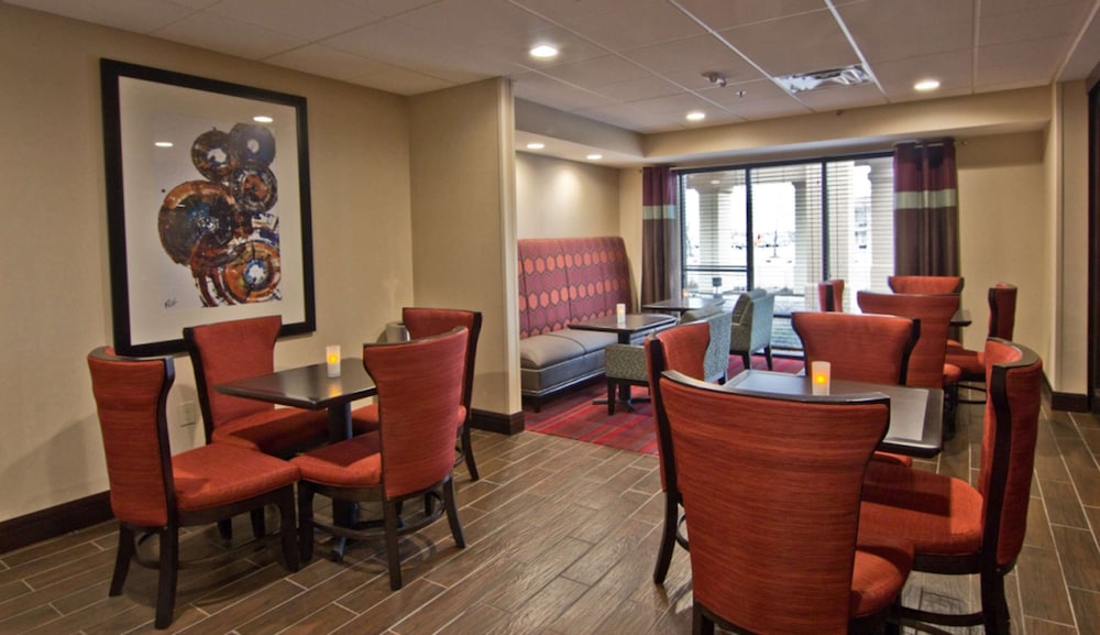 Hampton Inn Columbus South - photo 3