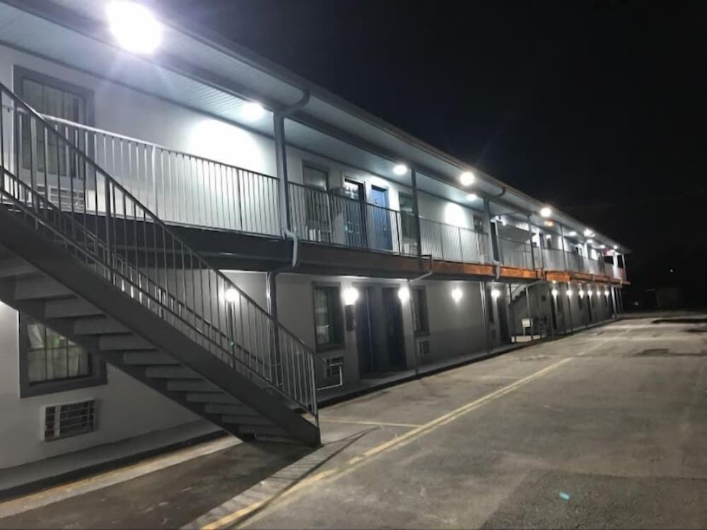 Jacks motel - photo 8