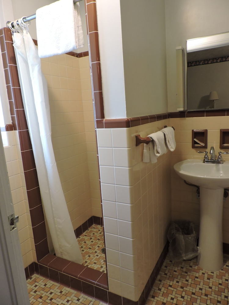 The Golden Inn - photo 21