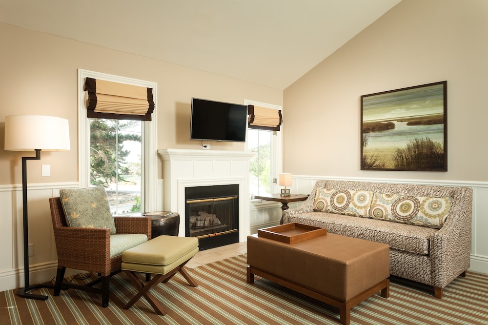 Lighthouse Lodge And Cottages - photo 31