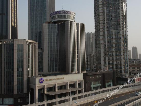 Mercure Wuhan Qiaokou — 4-Star Luxury Hotel in Wuhan, People's Republic of China