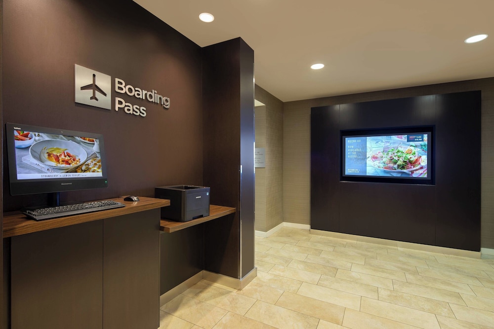 Courtyard by Marriott Grand Rapids Airport - photo 25