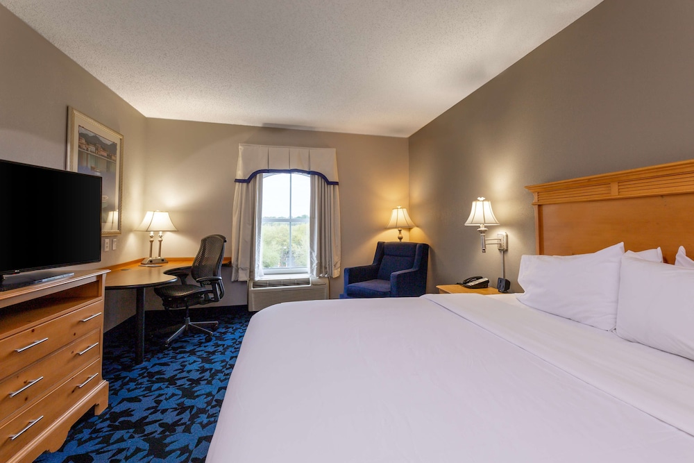 Hampton Inn & Suites Jacksonville Deerwood Park - photo 9