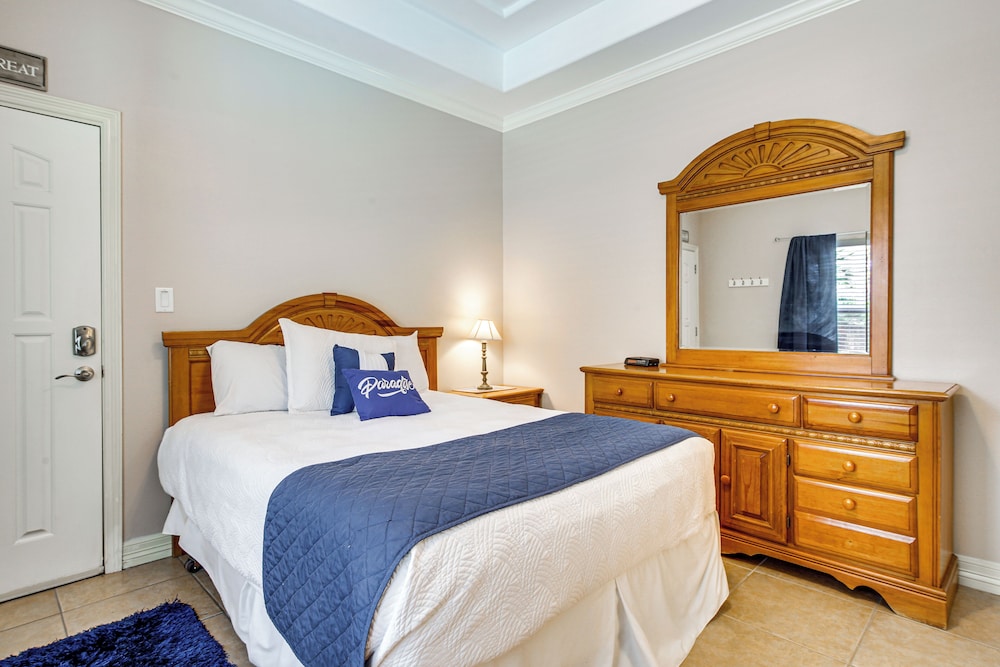South Padre Island Condo Walk to the Beach — 4-Star Luxury Hotel in South Padre Island, United States