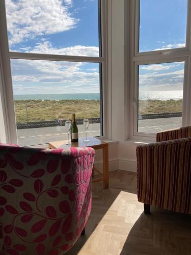 Barmouth Beach Front Apartments — 4-Star Luxury Hotel in Barmouth, United Kingdom