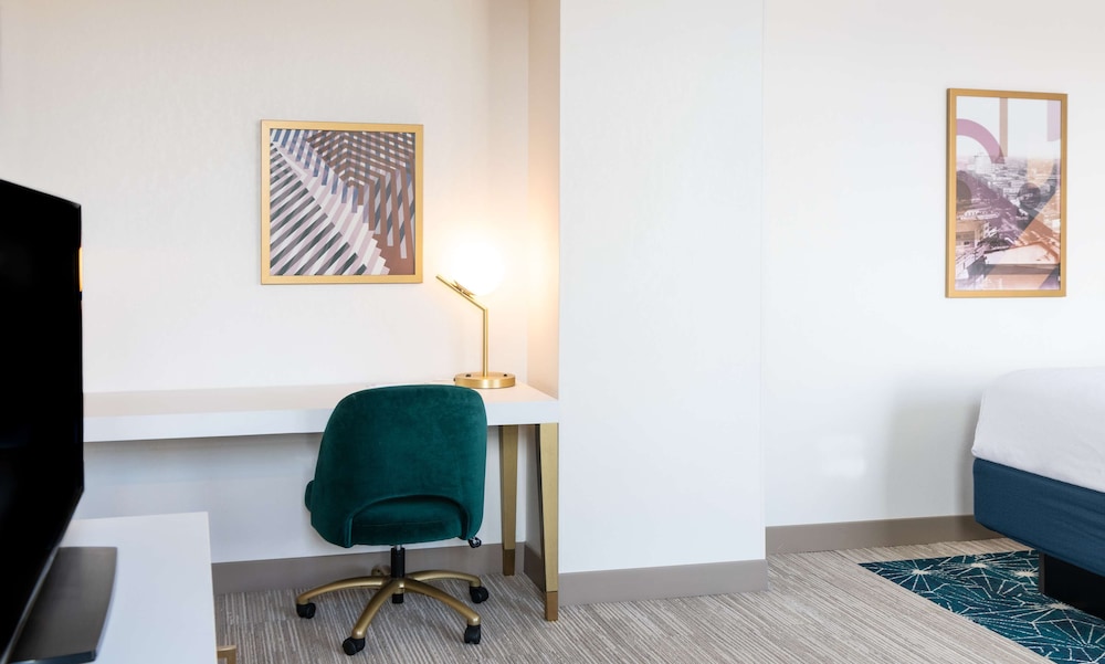 Hilton Garden Inn Flint Downtown - photo 8