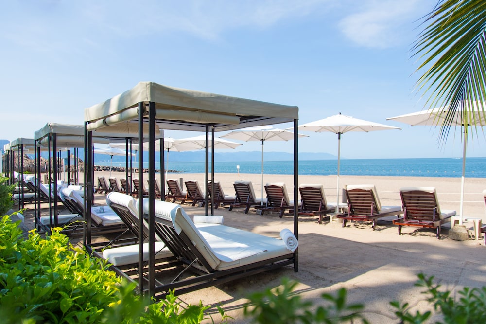 The Club at Sheraton Buganvilias Adults Only — 4-Star Luxury Hotel in Puerto Vallarta, Mexico