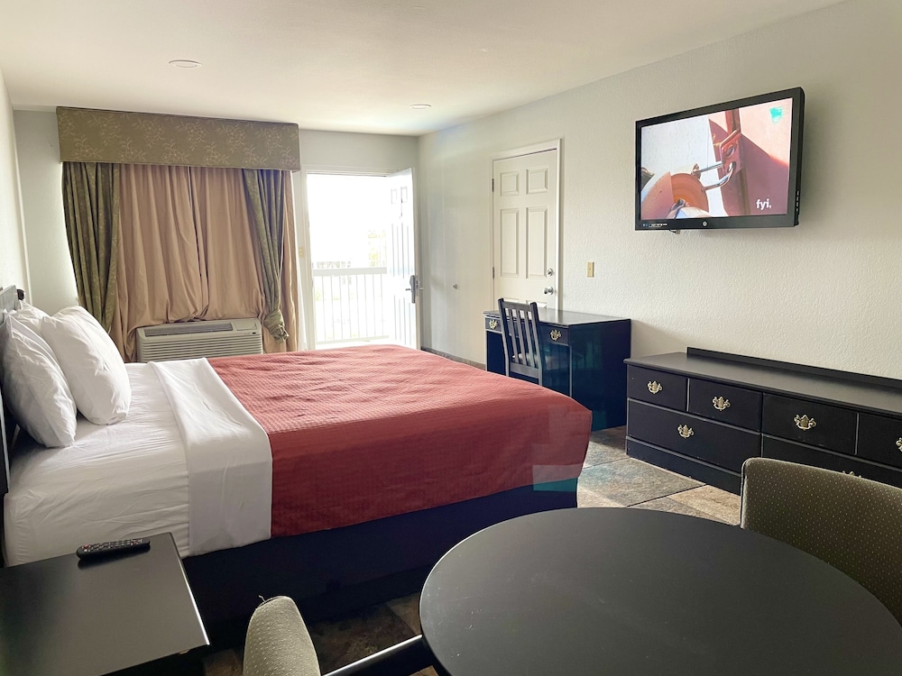 Texas Inn La Feria - photo 2