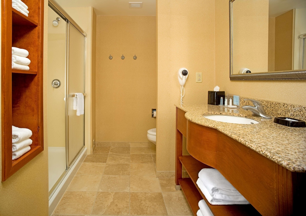 Hampton Inn & Suites Pittsburgh Meadow Lands - photo 18