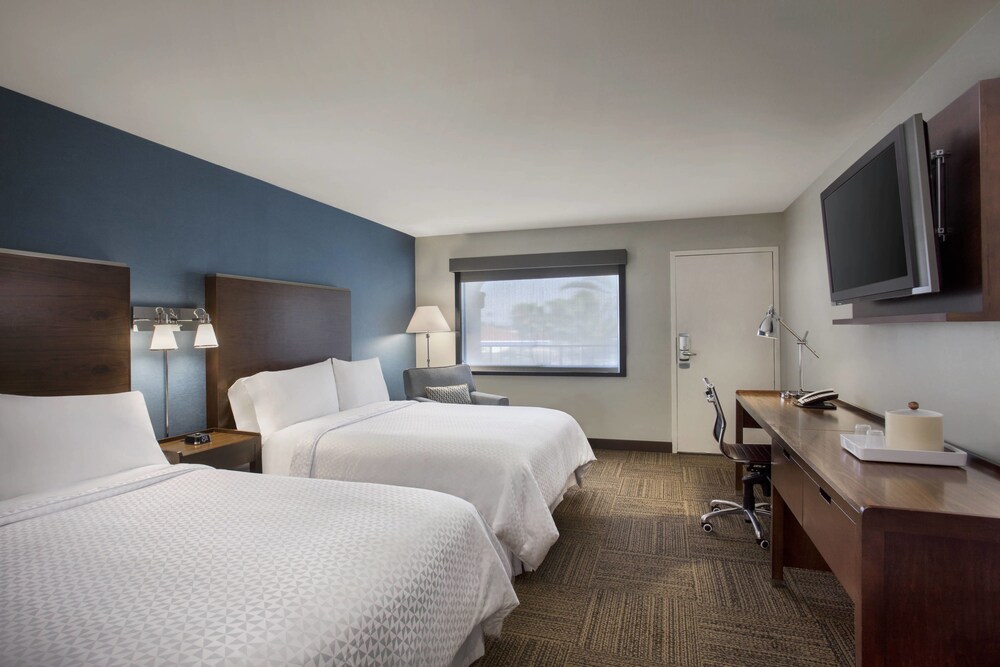 Four Points by Sheraton Anaheim - photo 10