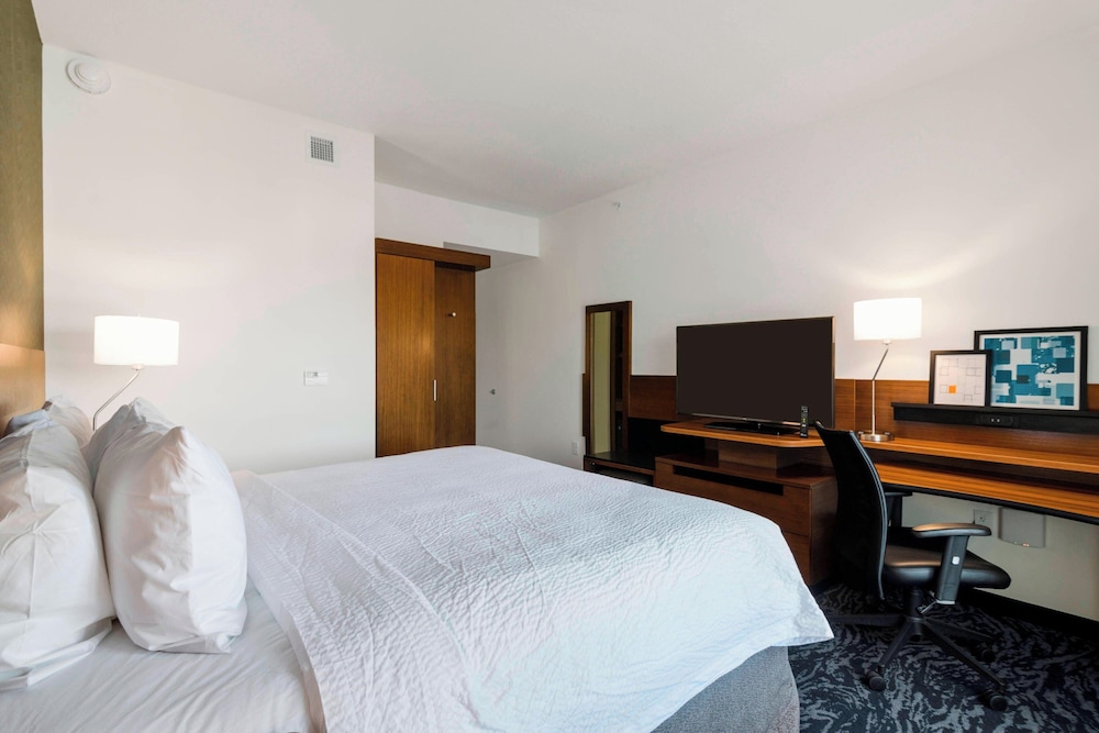 Fairfield by Marriott Inn & Suites St Petersburg North - photo 12