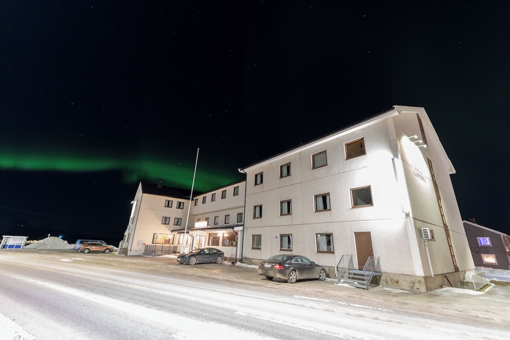 Reisafjord Hotel — hotel in Storslett