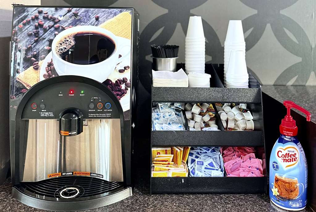 La Quinta Inn & Suites by Wyndham Orlando Universal area - photo 49