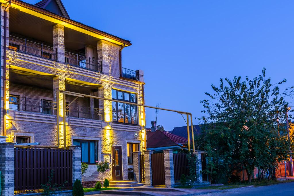 Guestevoy dom na Lermontova in Goryachiy Klyuch, Russia