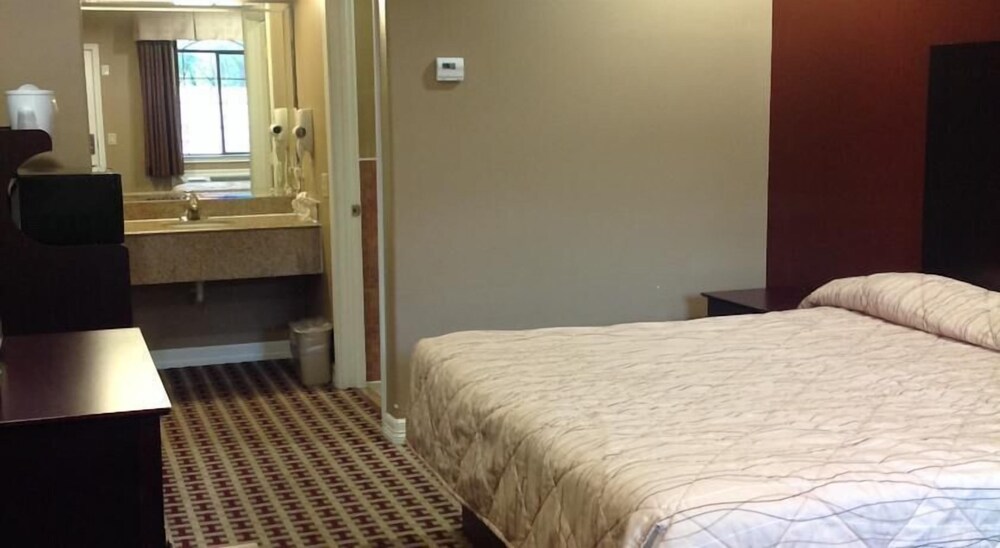 Palace Inn Fairbanks - photo 9
