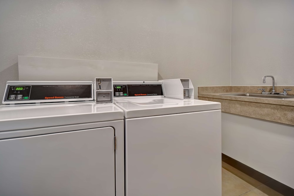 Hampton Inn Potomac Mills Woodbridge - photo 28
