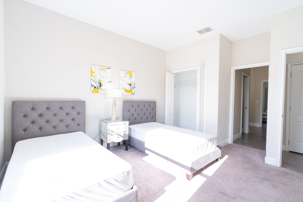 Balmoral Resort 169cc 3 Bedroom Home by RedAwning - photo 5
