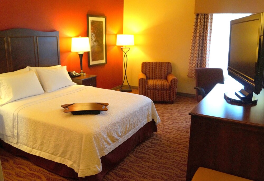 Hampton Inn Altoona - photo 6