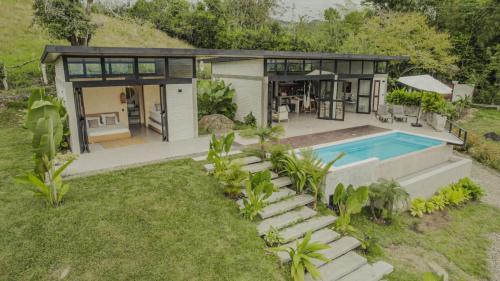 Finca Calathea — 4-Star Luxury Hotel in Marsella, Colombia
