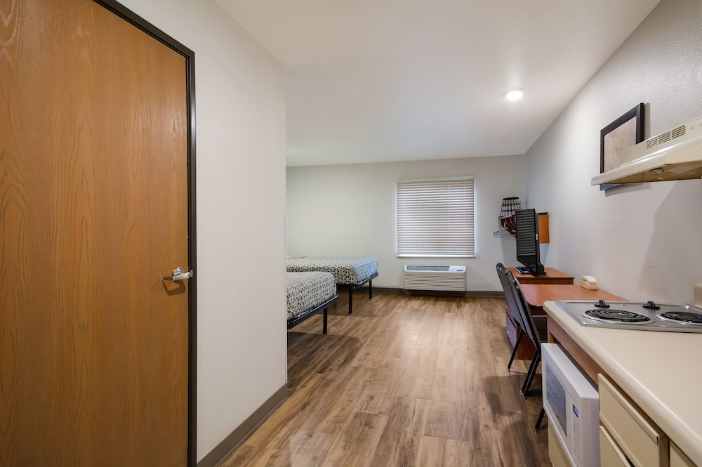 WoodSpring Suites Lexington - photo 6