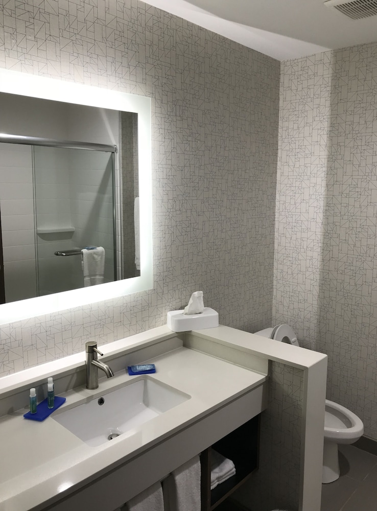 Holiday Inn Express Pineville Alexandria Area by IHG - photo 38