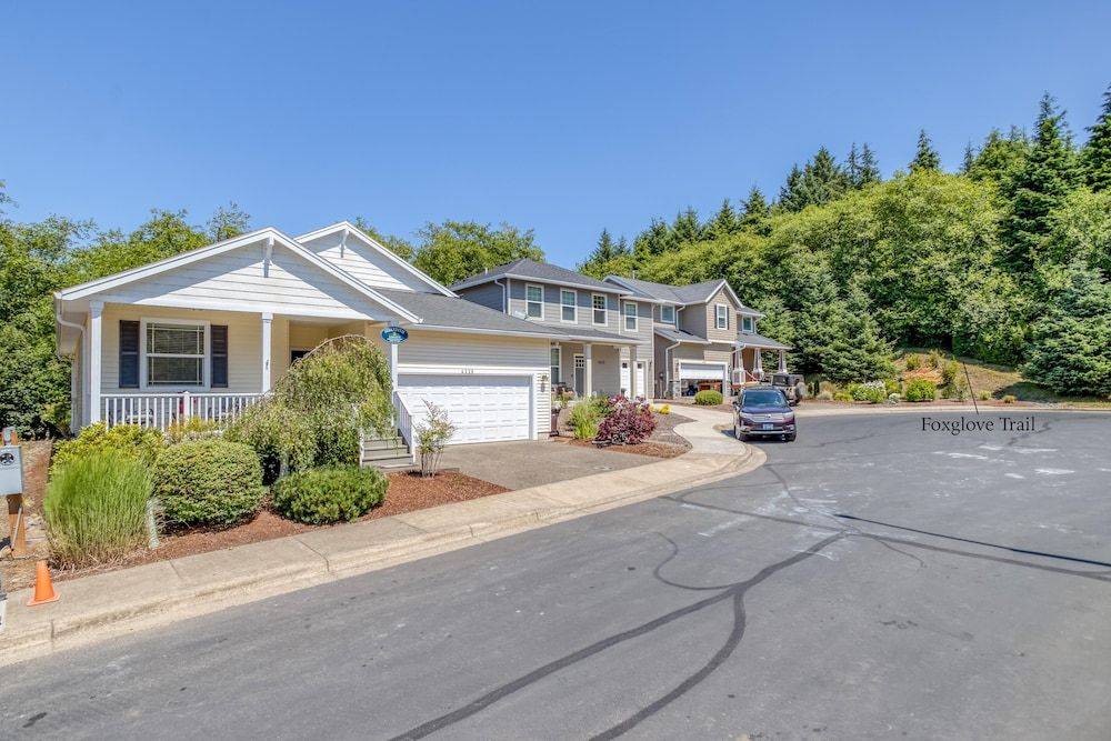 Herons Perch Meredith Lodging — Tillamook