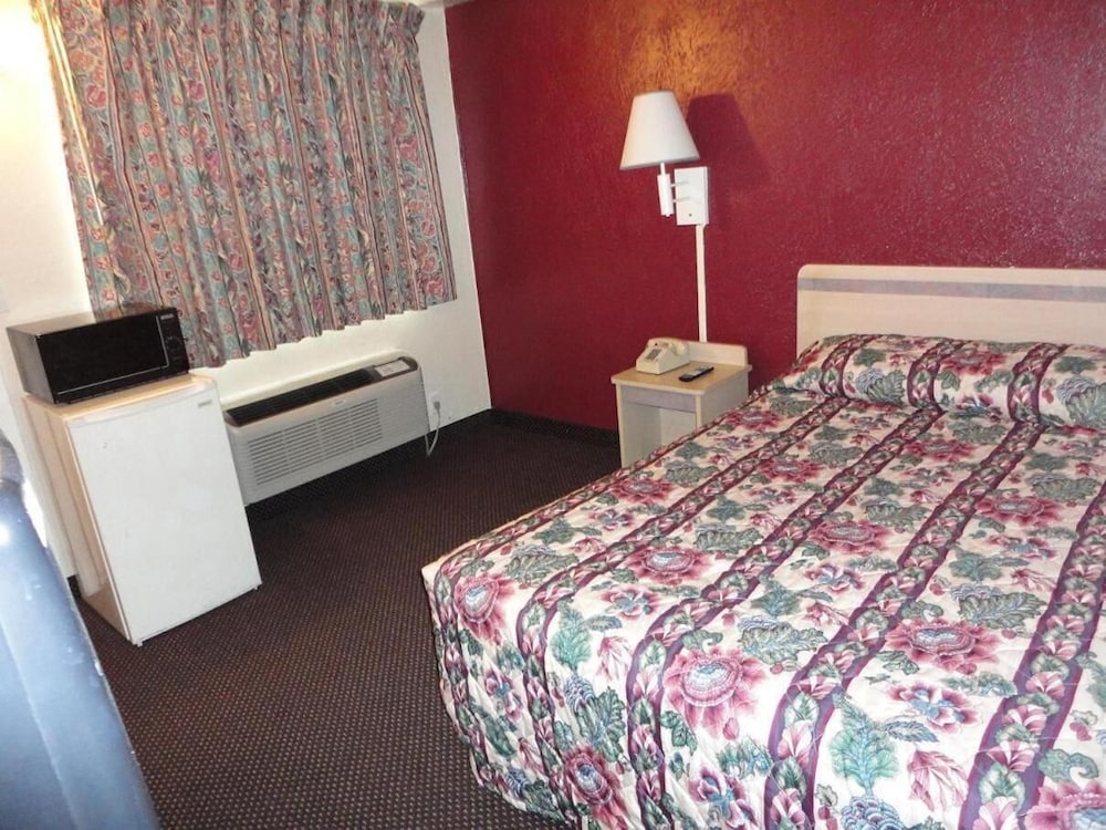 Americas Best Value Inn Battle Creek - photo 10