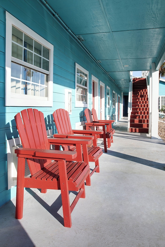 Plantation Suites & Conference Center - photo 5