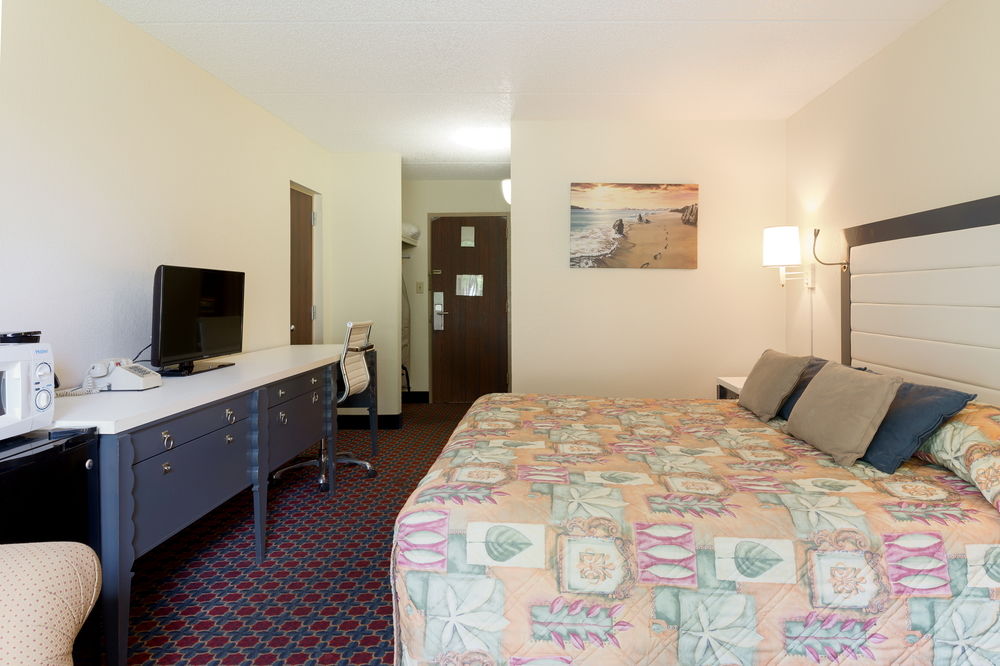 I Drive Grand Resort & Suites - photo 35